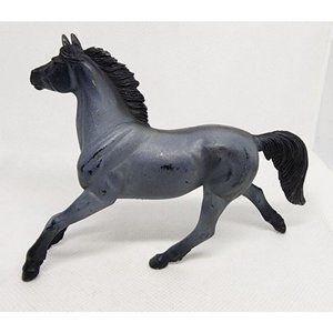 2004 Safari LTD WS Mustang Plastic Collectible Toy Shelf Sitter Home Decor